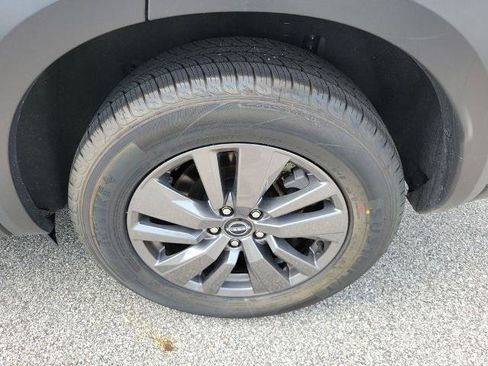 Certified 2024 Nissan Pathfinder SV FWD image 9
