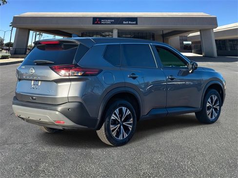 Used 2022 Nissan Rogue SV image 6