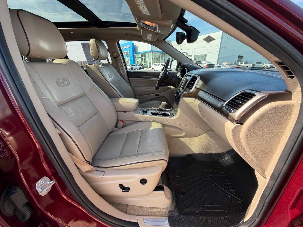 Used 2017 Jeep Grand Cherokee Overland AWD/4WD image 23