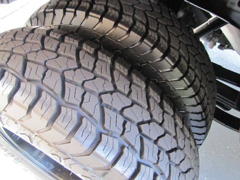 Used 2024 RAM 3500 Big Horn w/ Night Edition AWD/4WD image 25