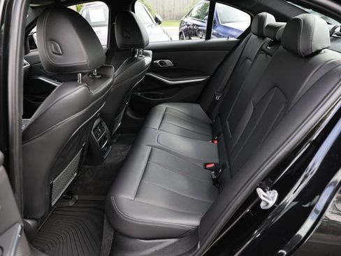 Used 2022 BMW 330i Sedan w/ M Sport Package RWD image 25