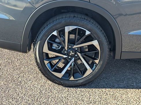 New 2025 Mitsubishi Outlander SE image 5