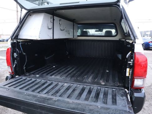 Used 2019 Toyota Tacoma SR image 8