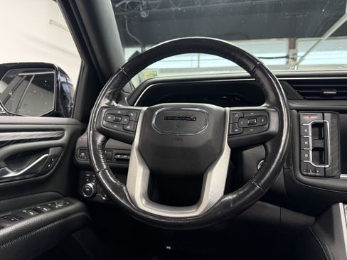 Used 2023 GMC Yukon Denali image 16