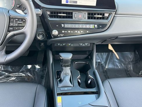 Certified 2024 Lexus ES 350 w/ Premium Package image 13