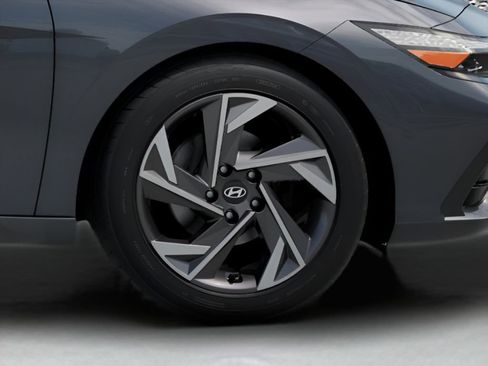 New 2026 Hyundai Elantra Limited FWD image 17