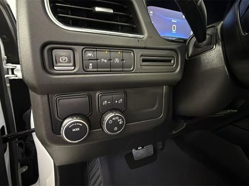 Used 2023 Chevrolet Suburban LT image 19