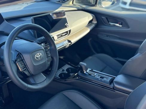 Used 2024 Toyota Prius Limited w/ Limited Premium Package FWD image 17