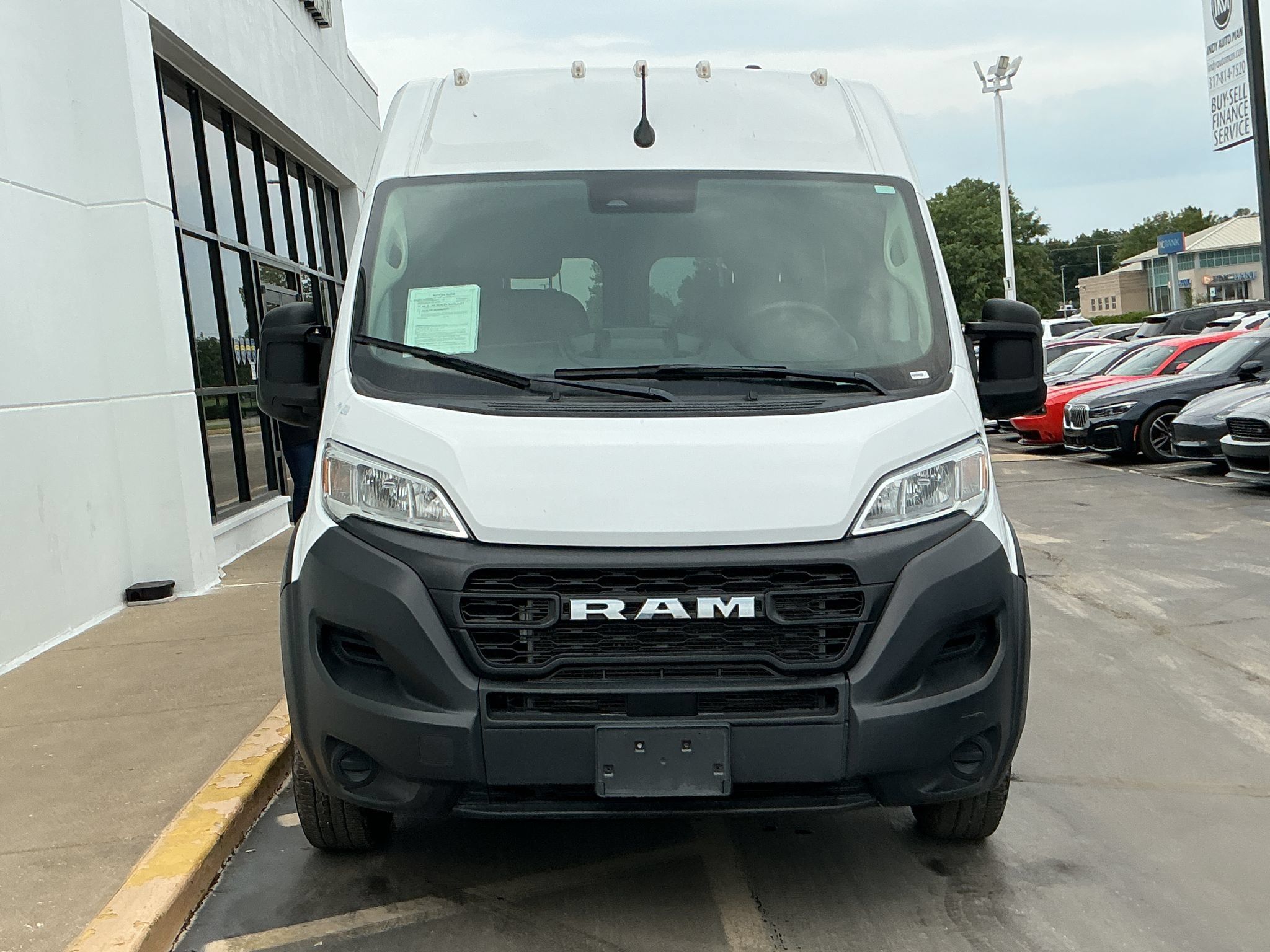 Used 2023 RAM ProMaster 2500 FWD image 3