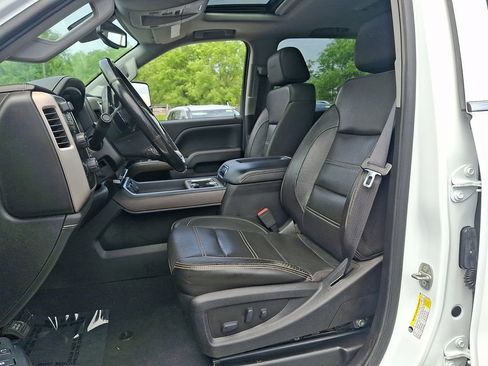 Used 2019 GMC Sierra 2500 Denali w/ Duramax Plus Package AWD/4WD image 15