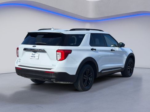 Used 2020 Ford Explorer XLT image 10