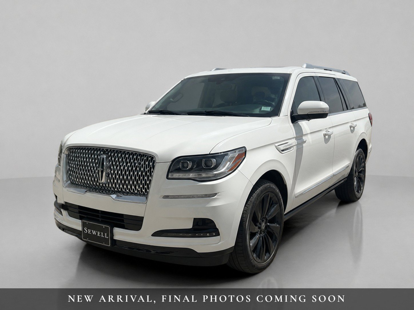 Used 2023 Lincoln Navigator L Reserve AWD/4WD image 1
