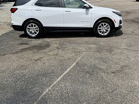 Used 2022 Chevrolet Equinox LT FWD image 8