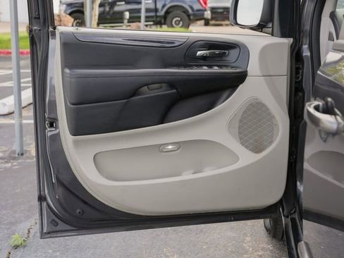 Used 2017 Dodge Grand Caravan SE w/ Power Window Group FWD image 15