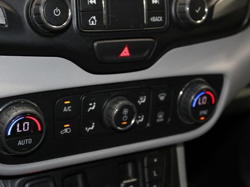 Used 2019 GMC Terrain SLT w/ Preferred Package FWD image 42