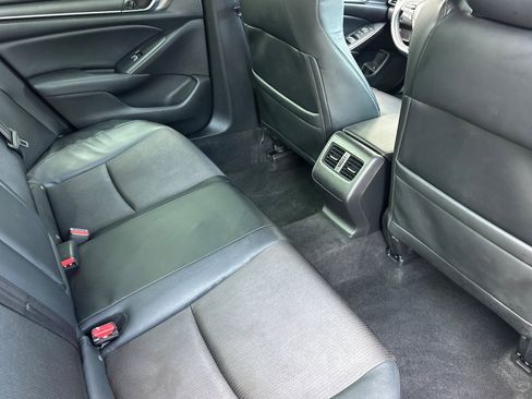 Used 2018 Honda Accord Sport image 29