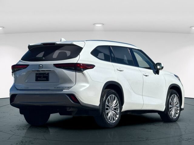 Used 2023 Toyota Highlander Platinum AWD/4WD image 6