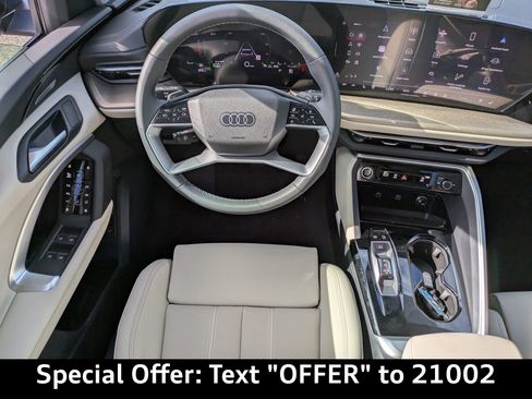 New 2025 Audi Q5 Prestige image 18