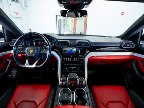 Used 2022 Lamborghini Urus AWD/4WD image 56