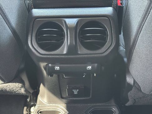 Used 2025 Jeep Wrangler Unlimited Sahara AWD/4WD image 22