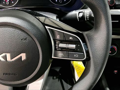 Used 2022 Kia Forte LXS w/ LXS Technology Package image 18
