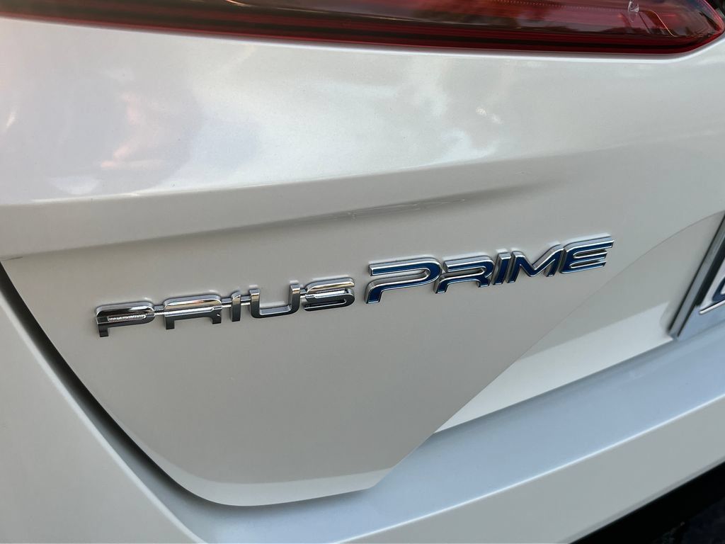 Used 2021 Toyota Prius Prime XLE w/ Carpet Mat Package (TMS) FWD image 39