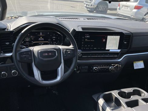 Used 2025 GMC Sierra 1500 Elevation image 9