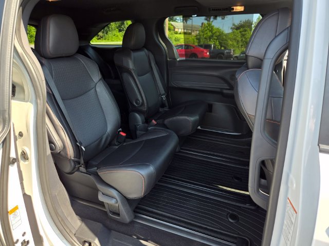 Used 2024 Toyota Sienna XSE w/ XSE Plus Package AWD/4WD image 21