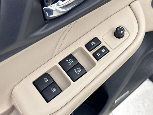 Used 2018 Subaru Outback 2.5i Limited w/ Popular Package #2 image 17