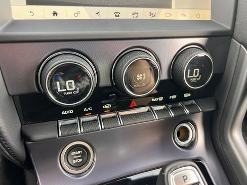 Used 2019 Jaguar F-TYPE Convertible RWD image 25