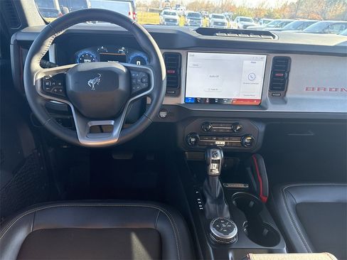 Used 2025 Ford Bronco Big Bend w/ Black Diamond Package image 23