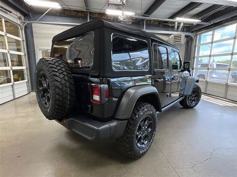 Used 2023 Jeep Wrangler Unlimited w/ Cold Weather Group AWD/4WD image 5