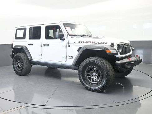 Used 2022 Jeep Wrangler Unlimited Rubicon w/ Xtreme Recon 35" Tire Package AWD/4WD image 8