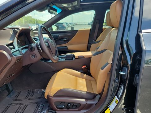 Used 2020 Lexus ES 350 Ultra Luxury w/ Accessory Package 2 FWD image 17