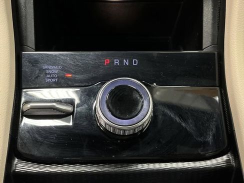 Used 2024 Jeep Grand Cherokee Limited image 23