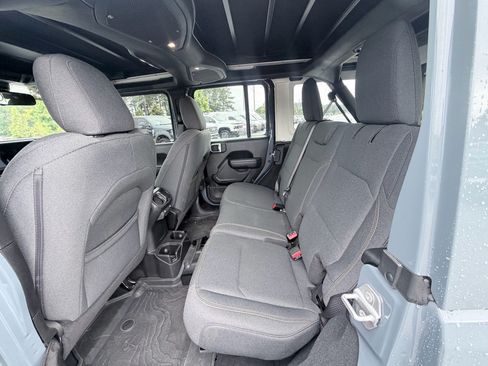 Used 2024 Jeep Wrangler Unlimited Sport AWD/4WD image 23