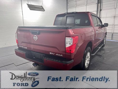 Used 2017 Nissan Titan SV image 7