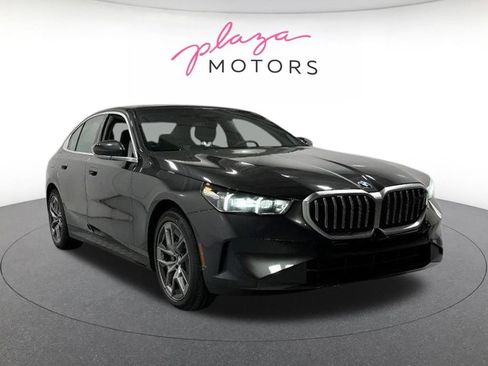 Used 2026 BMW 530i xDrive w/ Convenience Package AWD/4WD image 4