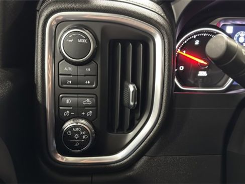 Used 2022 Chevrolet Silverado 3500 High Country image 20