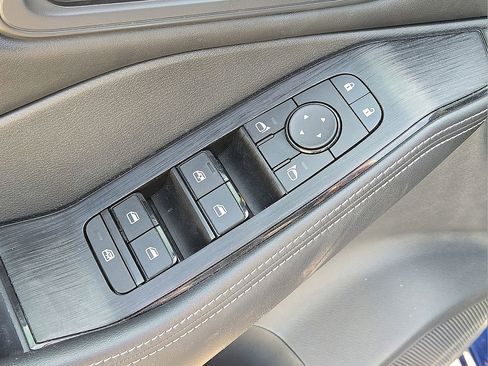 Used 2022 Nissan Rogue SV w/ SV Premium Package image 22