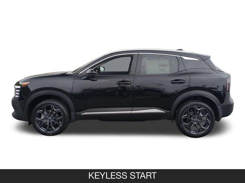 New 2026 Nissan Kicks SR FWD image 5
