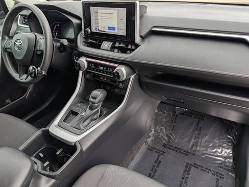 Used 2024 Toyota RAV4 XLE FWD image 32