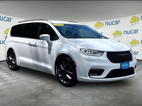 Used 2021 Chrysler Pacifica Touring-L w/ S Appearance Package FWD image 1