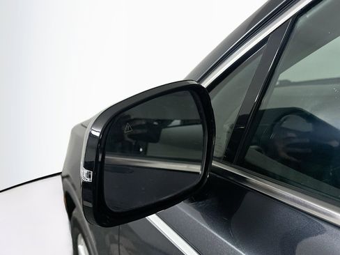 Used 2023 Kia Sorento LX image 16