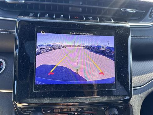 Used 2023 Jeep Grand Cherokee Altitude image 14