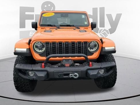 Used 2025 Jeep Wrangler Unlimited Rubicon AWD/4WD image 8