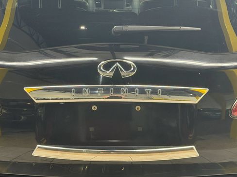 Used 2017 INFINITI QX80 4WD w/ Driver Assistance Package image 11