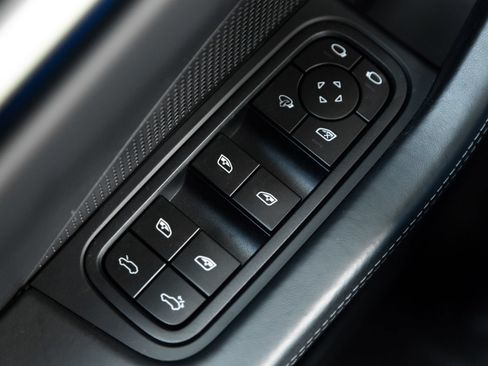 Certified 2025 Porsche Macan Electric RWD image 20