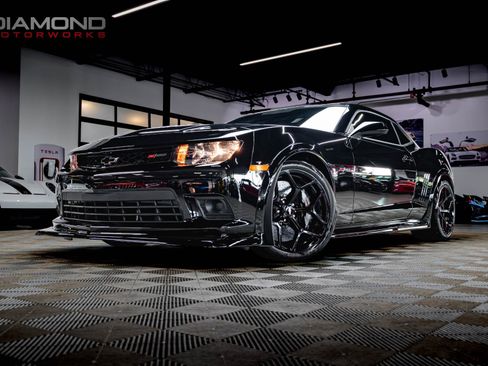 Used 2015 Chevrolet Camaro Z/28 RWD image 1