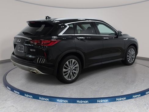 Certified 2023 INFINITI QX50 Luxe AWD/4WD image 5